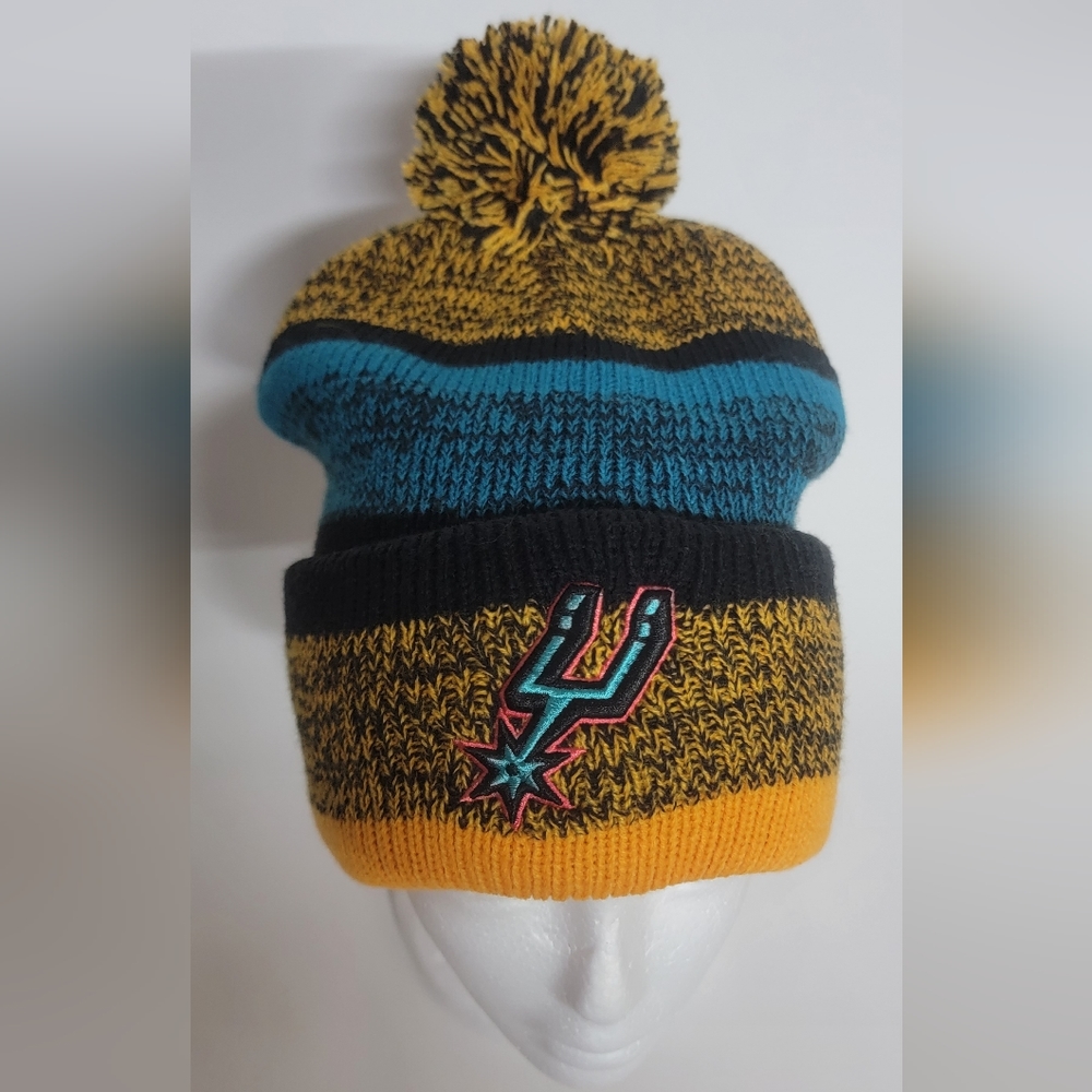 47 Brand San Antonio Spurs Grey Black White Beanie Hat Pom Cap OSFA